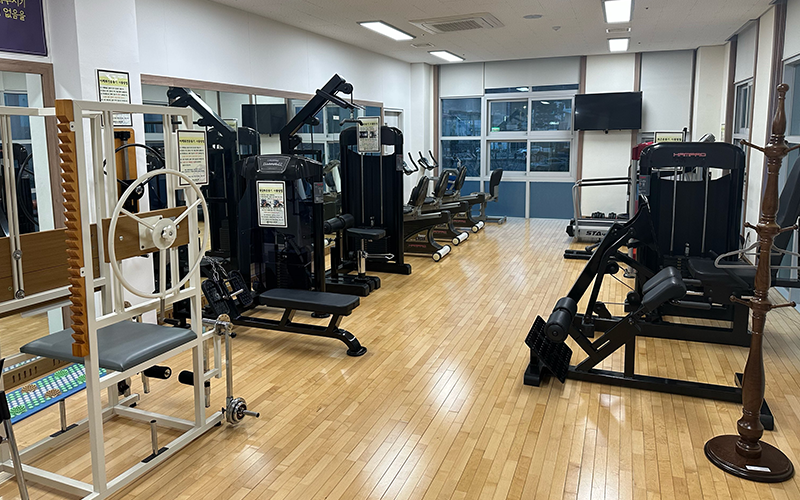 체력단련실 사진