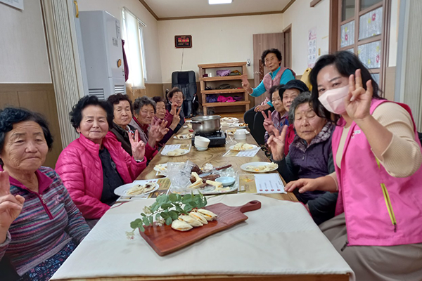 경로당행복도우미사업 사진 2